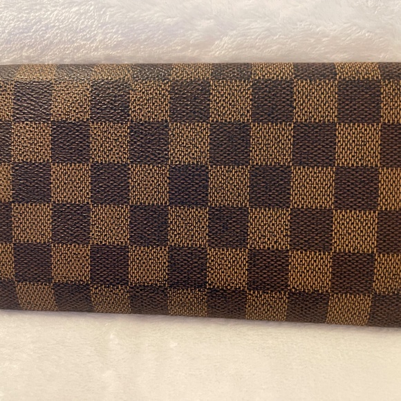 Authentic Louis Vuitton Damier Porte Tresor - Picture 2 of 7
